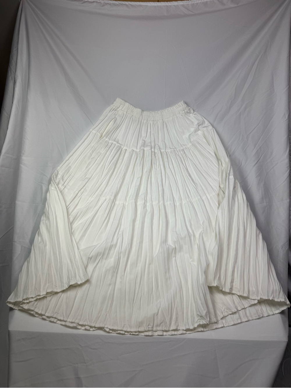 Women’s White Tiered Pleated Skirt